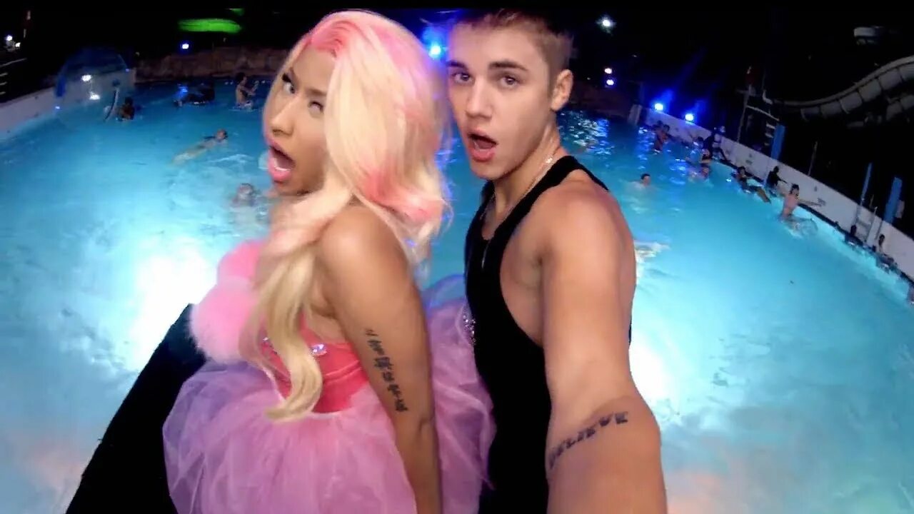 Justin beauty and beat. Nicki minaj justin bieber. Ники минаж и джастин бибер. Beats by justin bieber. Justin beauty and beat.