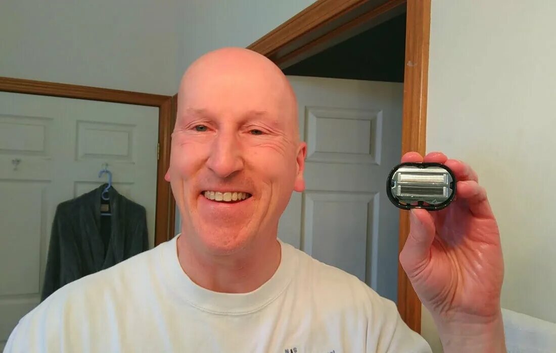 Бритва налысо. Шейвер для бритья головы налысо. omnishaver premium. бритва для головы omnishaver. американская бритва для лысых.