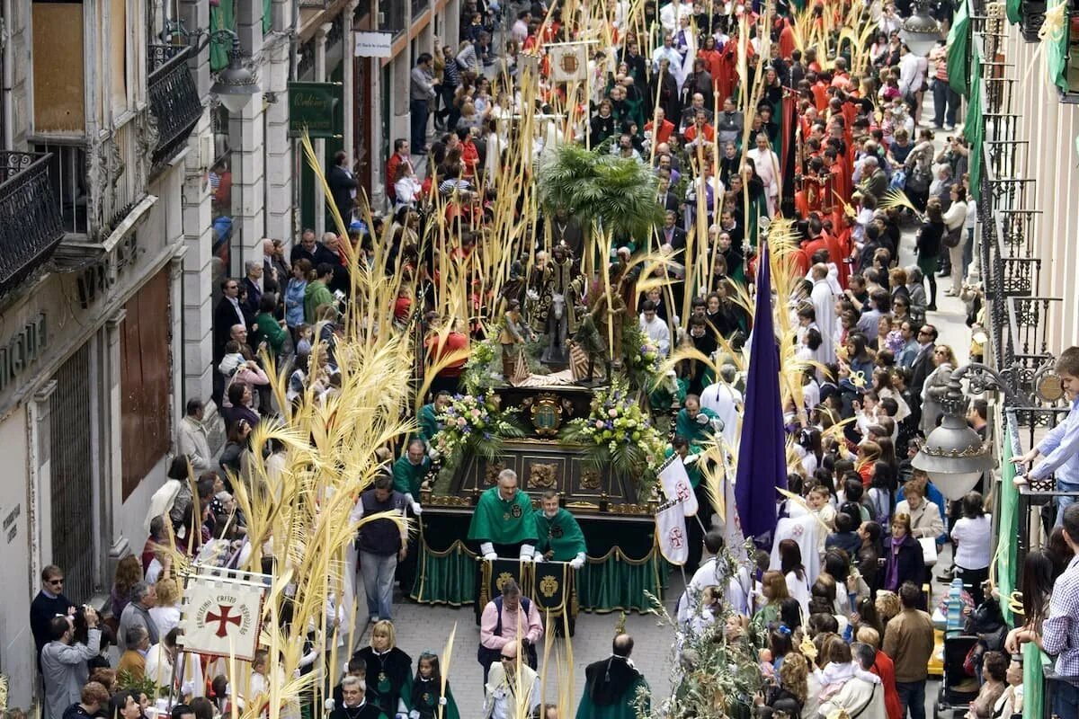 Когда пасха в испании. Семана Санта в Испании. Semana Santa — страстная неделя в Испании. Праздник Санта Семана. Семана Санта в Испании 2022.