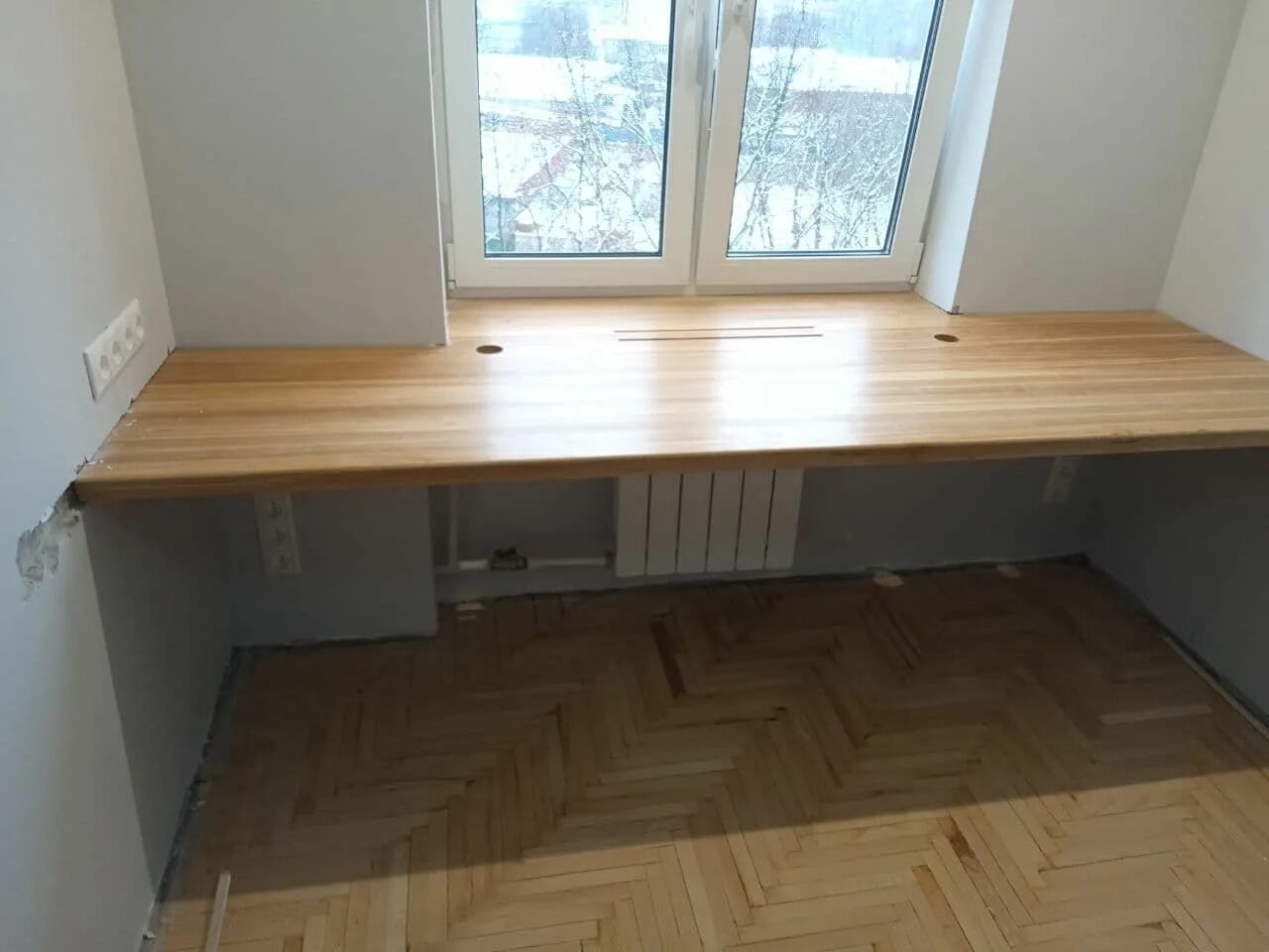 Подоконник из ясеня. Ясень цельноламельный подоконник. подоконник из мебельного щита. мебельный щит для подоконника. столешница подоконник из мебельного щита.