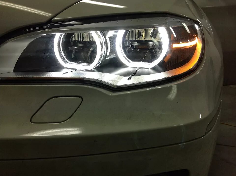 Led фары BMW x6 e71. BMW e71 led. Лед фары БМВ е71. Фары БМВ х6 е71 led.