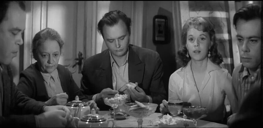 шумный день отзывы. шумный день фильм 1960 актёры. лилия толмачева шумный день. шумный день отзывы. олег табаков в фильме шумный день.