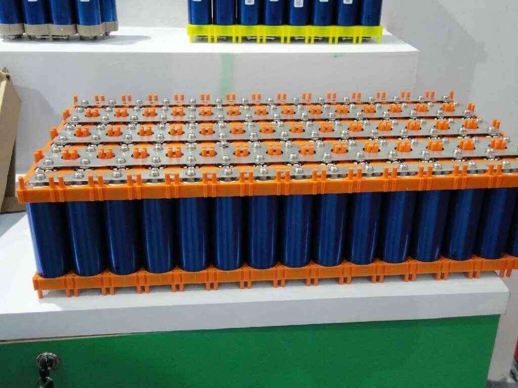 Ion batteries. АКБ lifepo4. Литий-железо-фосфатные аккумуляторы (lifepo4). Литий-ионные аккумуляторы (li-ion). Аккумулятор lifepo4 12v 24ah.