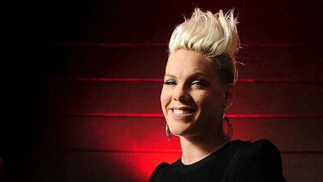 P nk try перевод. Пинк 2003. Pink try this. P nk 2021. Пинк певица 2000.