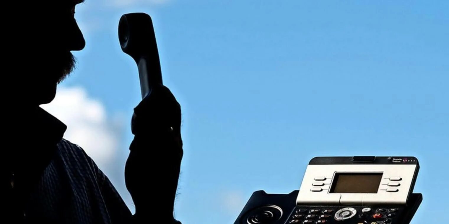 Телефон разговор. Разговор с мошенником по телефону. Телефонные аферисты. Мошенники звонят. Разговор с телефонным мошенником.