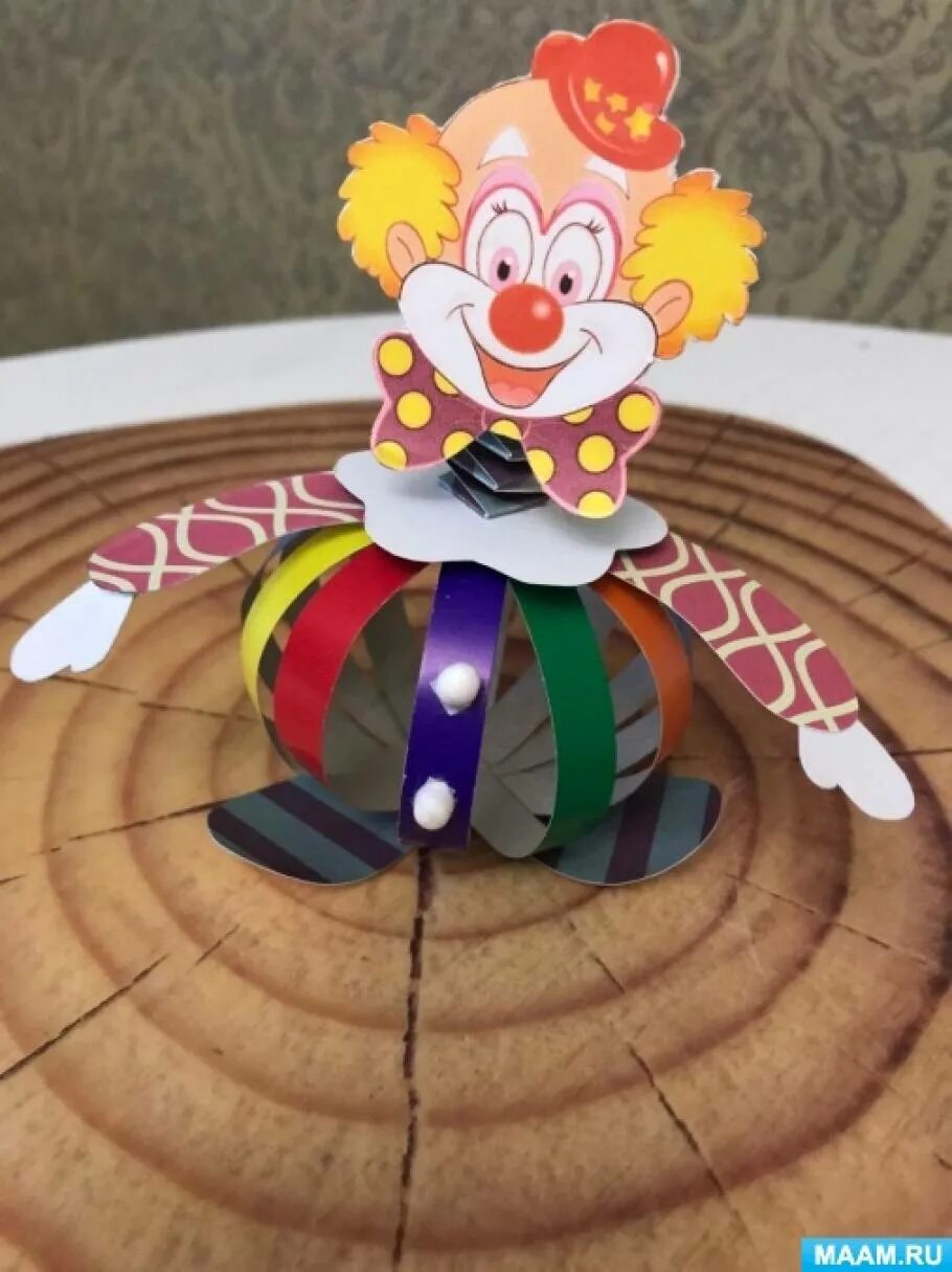 Сделать клоуна своими руками. Клоун из бумаги. Поделка веселый клоун. Мастер класс клоуны для детей. Клоун из бумажных полосок.