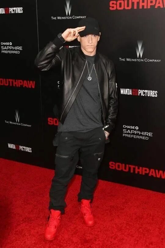 Эминем 2022. Эминем стиль одежды 2022. Эминем. Эминем 2000. Эминем 2013.