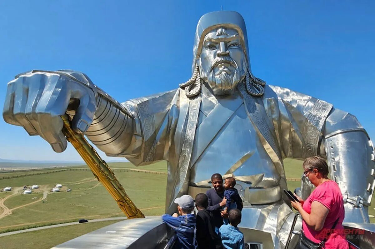 Памятник чингисхану в турции фото File:Чингис хааны морьт хөшөө.jpg Wikipedia