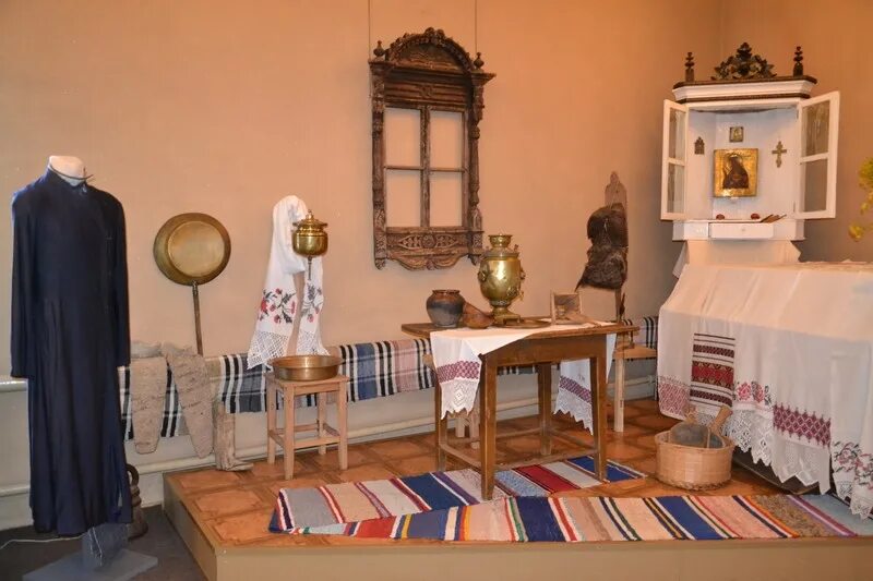 Выставка наши таланты. Краеведческий музей алатырь. Выставка жуков в алатырь. Алатырь. С новой книгой назначена встреча.