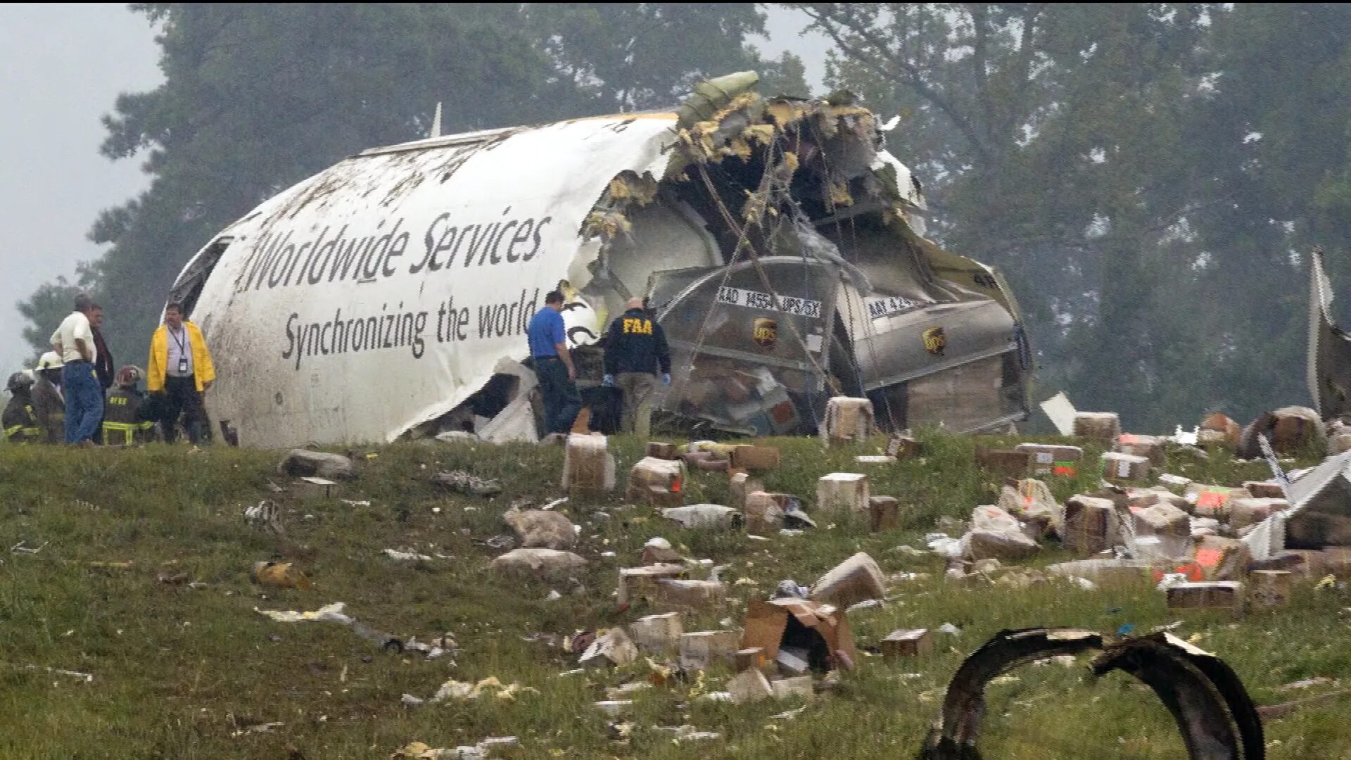 Canadair crash. Plane Water crash Carrier. Авария MD-11 авиакомпании ups.