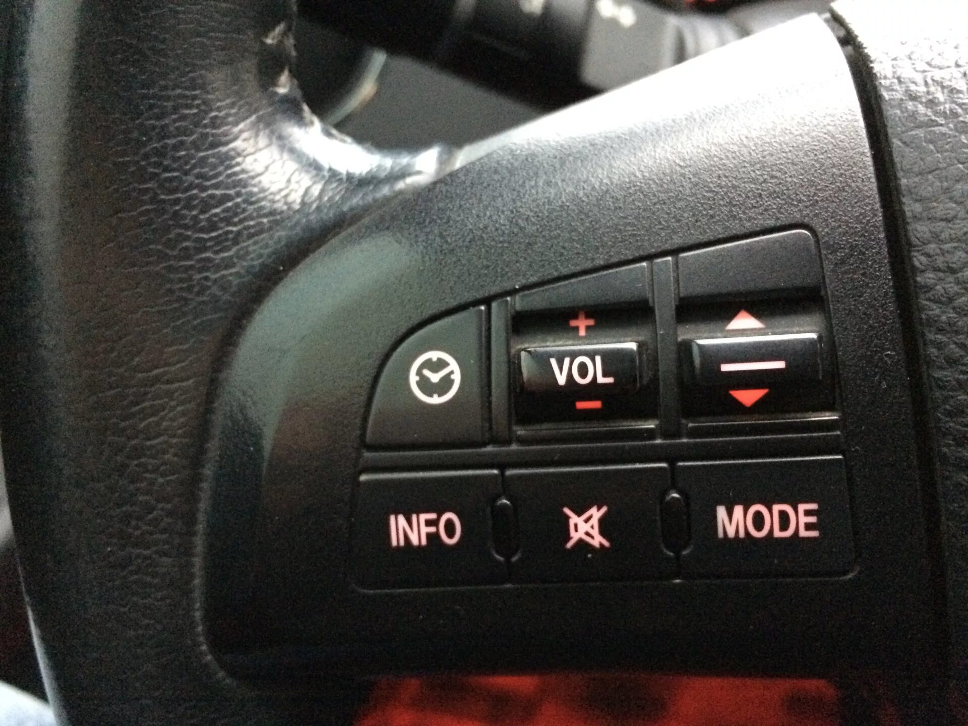 Кнопки мазда 6 gh. Кнопки руля Mazda 6 GH. Кнопки на руль Мазда 6 gg. Мазда 6 мультируль. Кнопки на руле Mazda 6 gg.