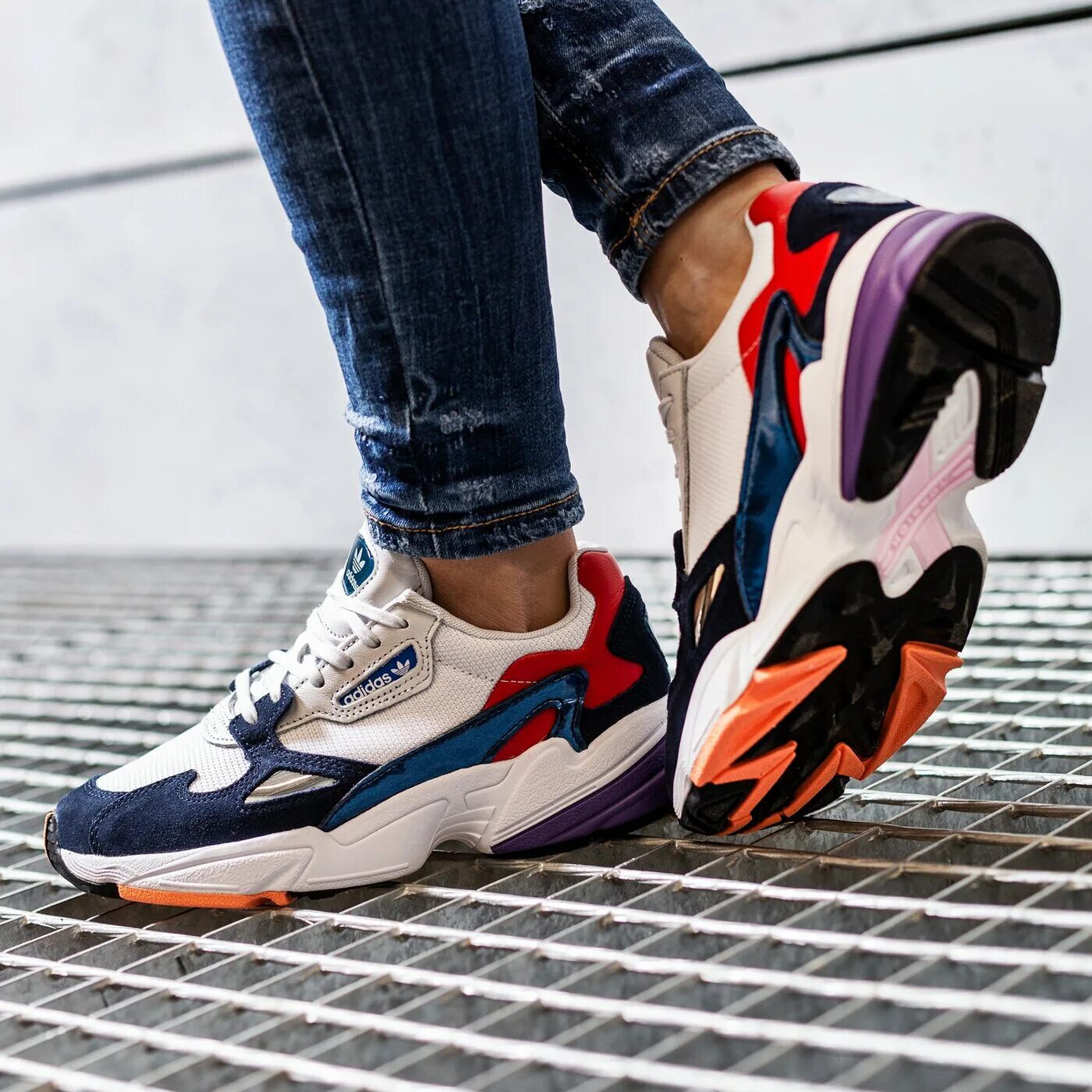 Adidas Falcon w. Кроссовки адидас Фэлкон. Adidas Originals Falcon. Adidas Falcon w женские. Адидас фалькон