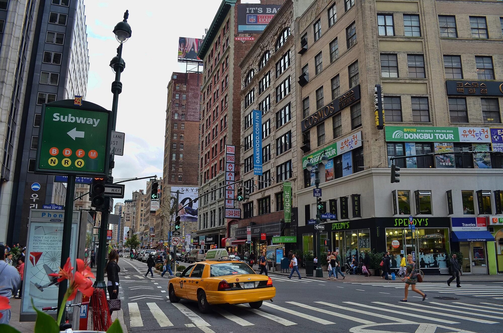 New york street 1. Оранжевая улица / брод-стрит, нью-йорк. Kensington пригород нью-йорка. 52-я улица манхэттен. Time square winter.
