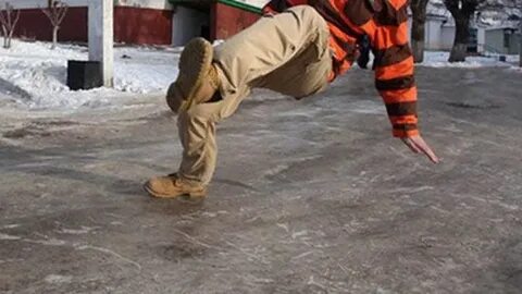 Близкий низкий скользкий жуткий