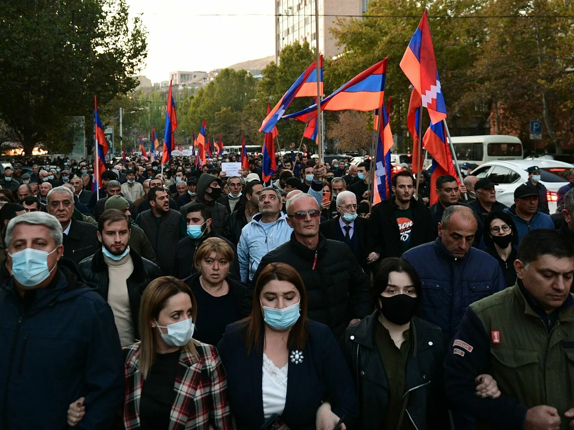 Митинг Армении против Пашиняна. Никол Пашинян на митинге. Митинг в Армении 2020. Митинг Ереван 2018. Армяне о пашиняне