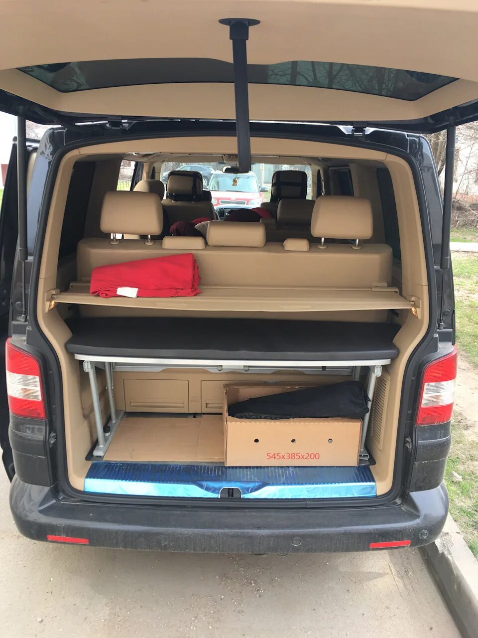 Багажник мультивен т5. Полка vw t6 multivan. полка multiflex vw t5-т6. volkswagen multivan t5 багажник. полка в volkswagen caravelle t5.