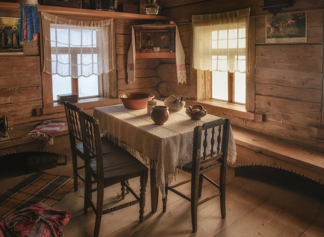 Жизнь в избу. Суздаль музей деревянного зодчества изба. Убранство деревенской избы 19 века. Русская изба внутри внутри красный угол. Этнографический музей «крестьянская усадьба».