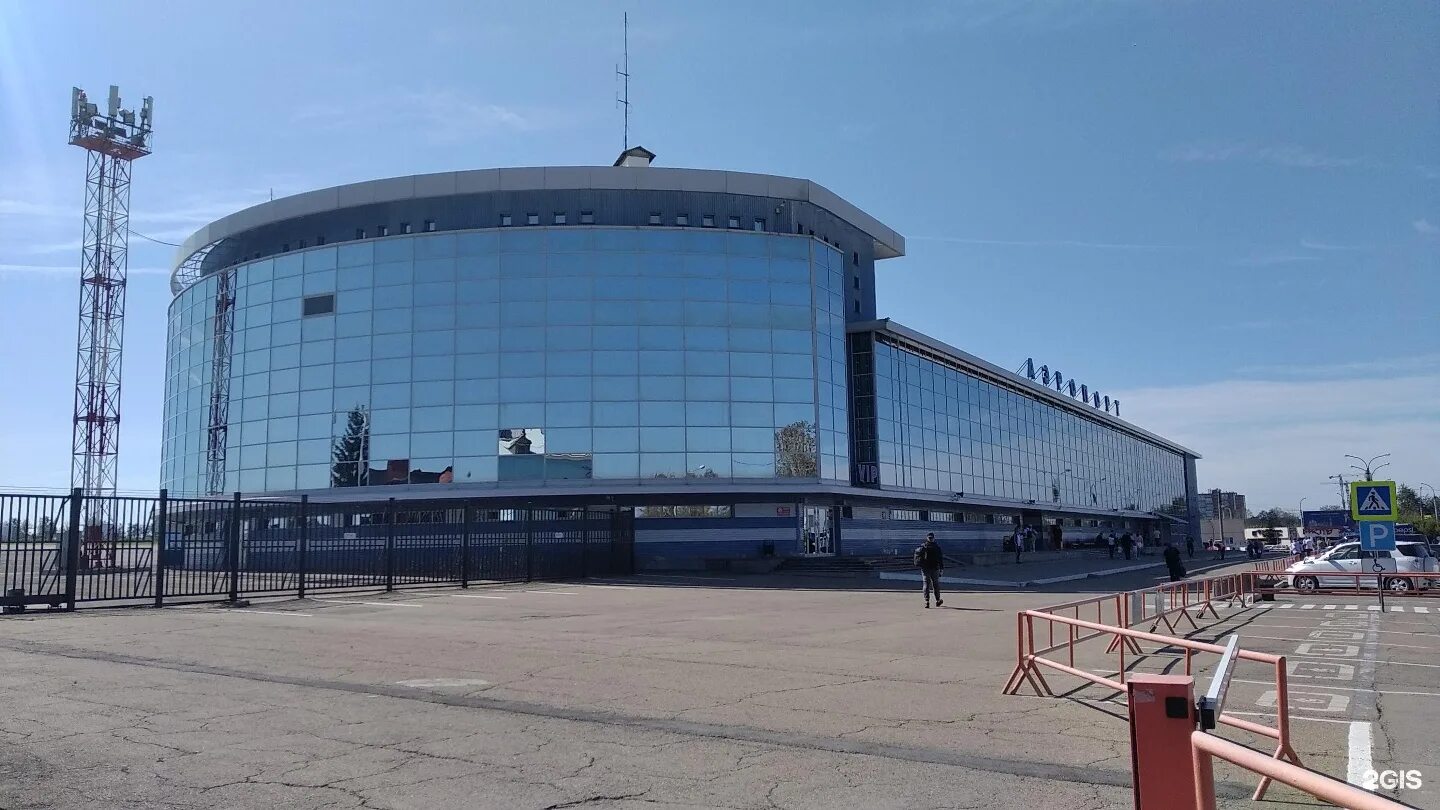 Иркутск международных. Международный аэропорт иркутск, иркутск. аэропорт иркутск международный терминал. международный аэропорт иркутск внутри. аэропорт иркутск 2.
