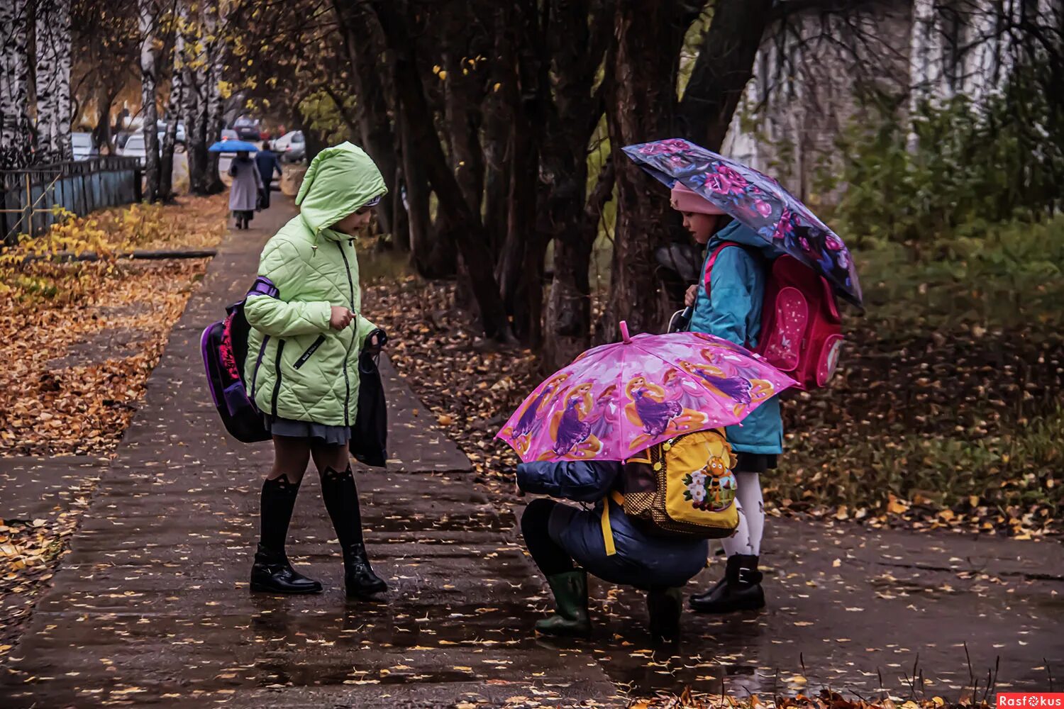 Шашлык под зонтом. Фото дождя в воскресенске. Погода не помеха. Дождливое лето. Дождь не помеха.