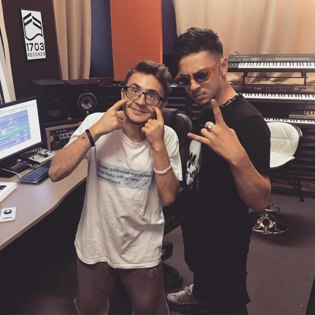 Джарахов и яна. Свадьба джарахова и сони таюрской. Джарахов и близняшки. Джарахов и яна ткачук. Яна ткачук и эльдар.