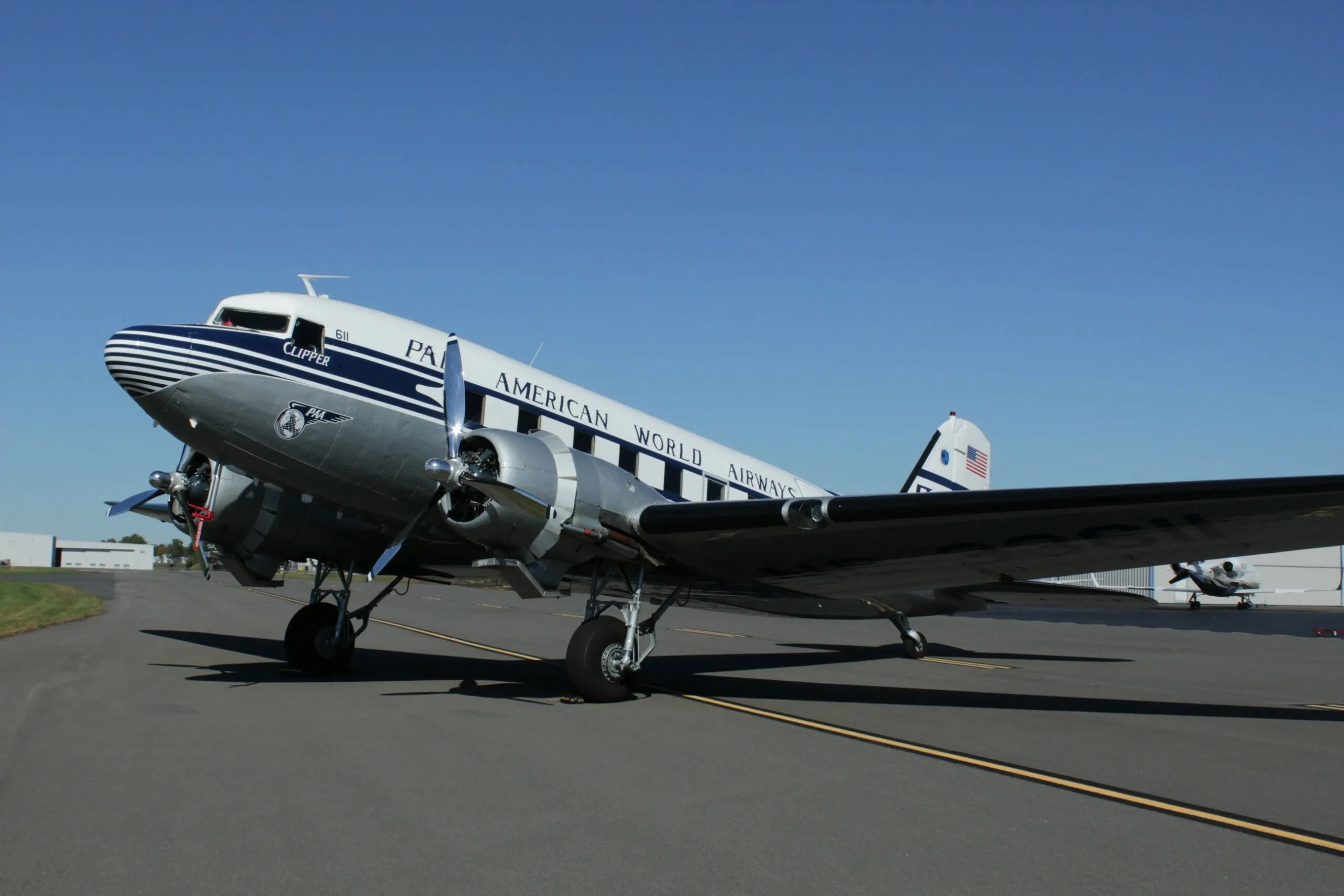 Самолет douglas dc-3. Douglas dc-3. Транспортный самолёт douglas dc-3. Dc 3. Самолет douglas dc-3.
