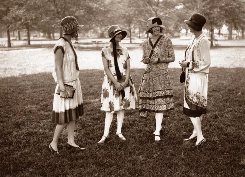 Эмансипация женщин в ссср в 1920 1930. 20е Америка мода. 1920е мода в США. Англия 1920е мода. Мода Англия 20-е годы.