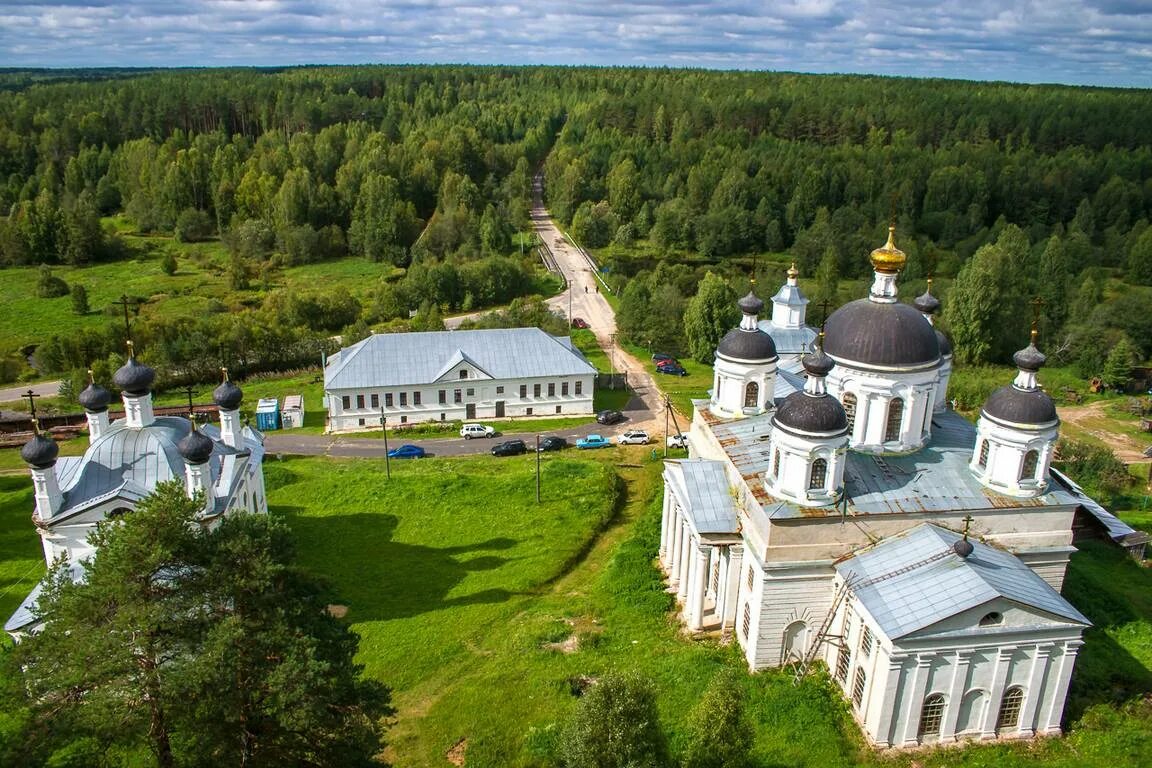 Монастыри нижегородской области сайты. Высоковский Успенский монастырь Нижегородская область. Высоковский монастырь Ковернинского района. Высоково Успенский мужской монастырь. Высоковский Ковернинский Успенский мужской монастырь.