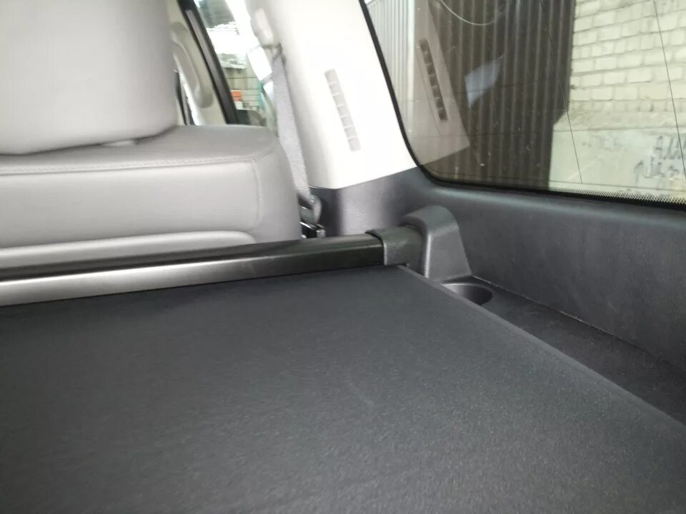 Установка шторки багажника - Toyota Land Cruiser Prado 90-series, 3 л, 1997 года