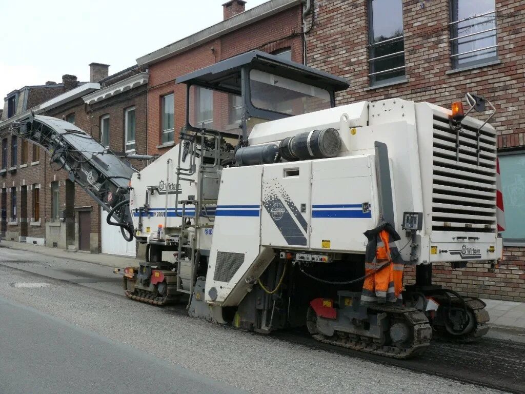 Дорожная фреза Wirtgen w2000. Дорожная фреза Виртген 2000. Дорожные фрезы Wirtgen 2000. Холодная фреза Wirtgen w2000. Автомобиль фреза