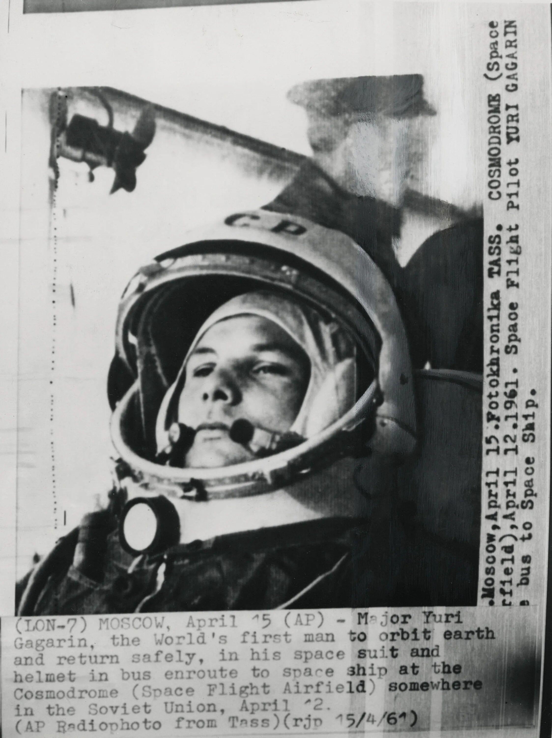 Первый полет в космос число. Yuri Gagarin first man in Space. Полет Гагарина в космос.