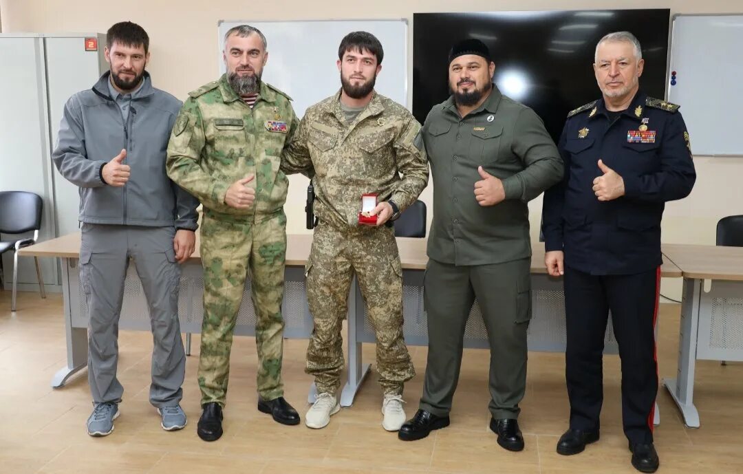 Стоит чечня