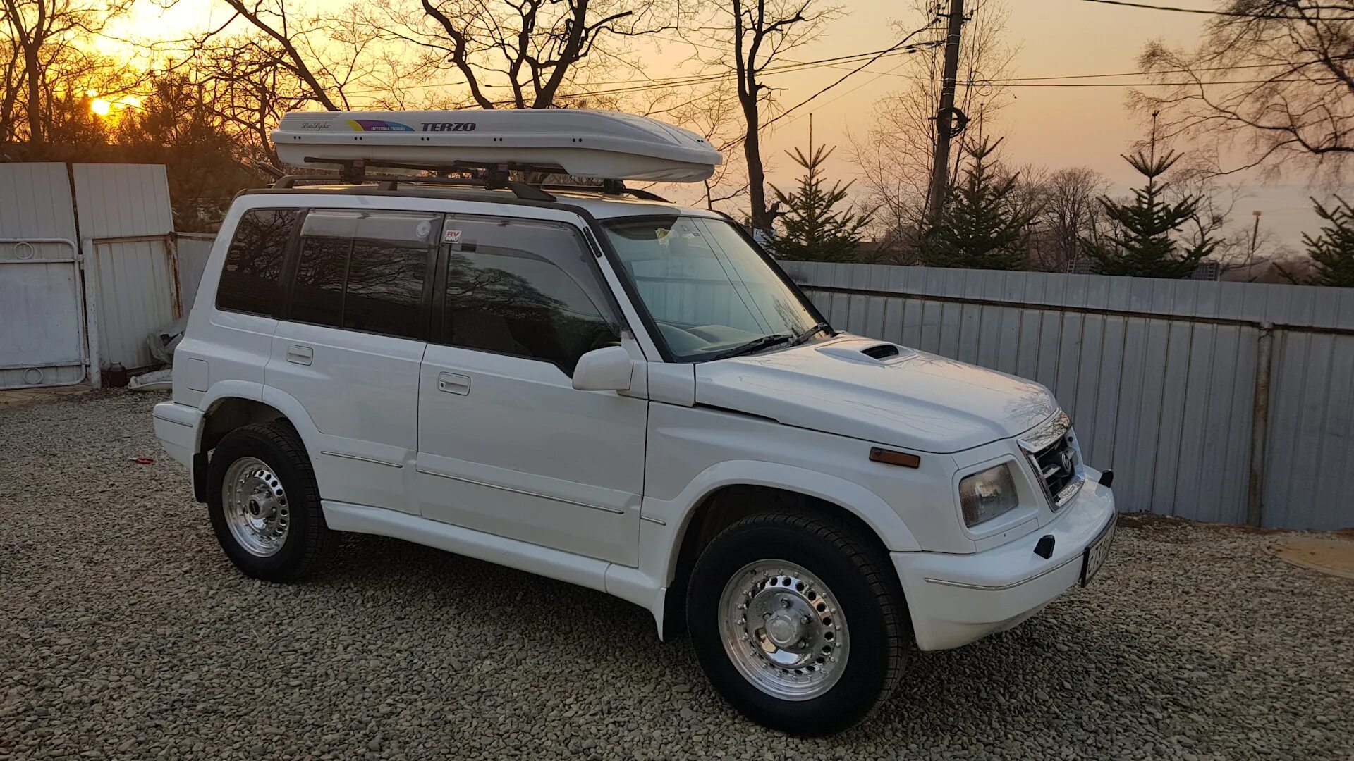 Сузуки эскудо белый 1997. Сузуки эскудо 1996. Suzuki Escudo белый. Эскудо td01w 1997. Эскудо новосибирск