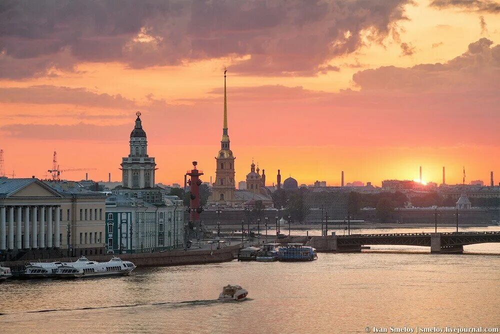 Солнечные улицы санкт-петербурга. Питер утро фото. Питер утро фото. Санкт-петербург летом. Утро в питере.