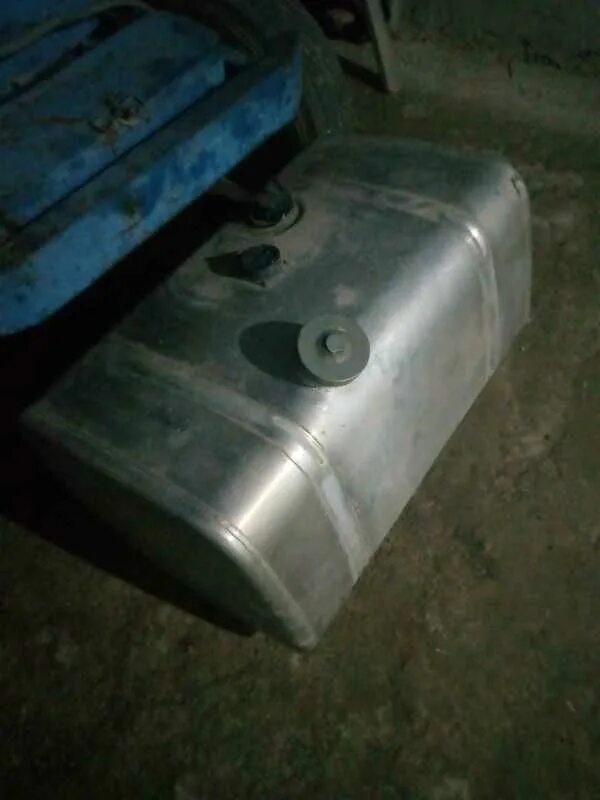 Бак топливный howo 400л алюминиевый wg9325550001/wg760055050. Бак топливный howo 400л алюминиевый wg9325550001/wg760055050. Бак топливный shaanxi 400 л квадратный алюминий dz9114552790. Vg1246050021. Топливный бак howo.