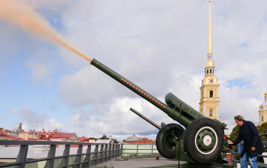 Мой дед стрелял из пушки. Пушка для фейерверка. 1957 полуденный выстрел с бастиона. Стихотворение пушка. Пушки для салюта.