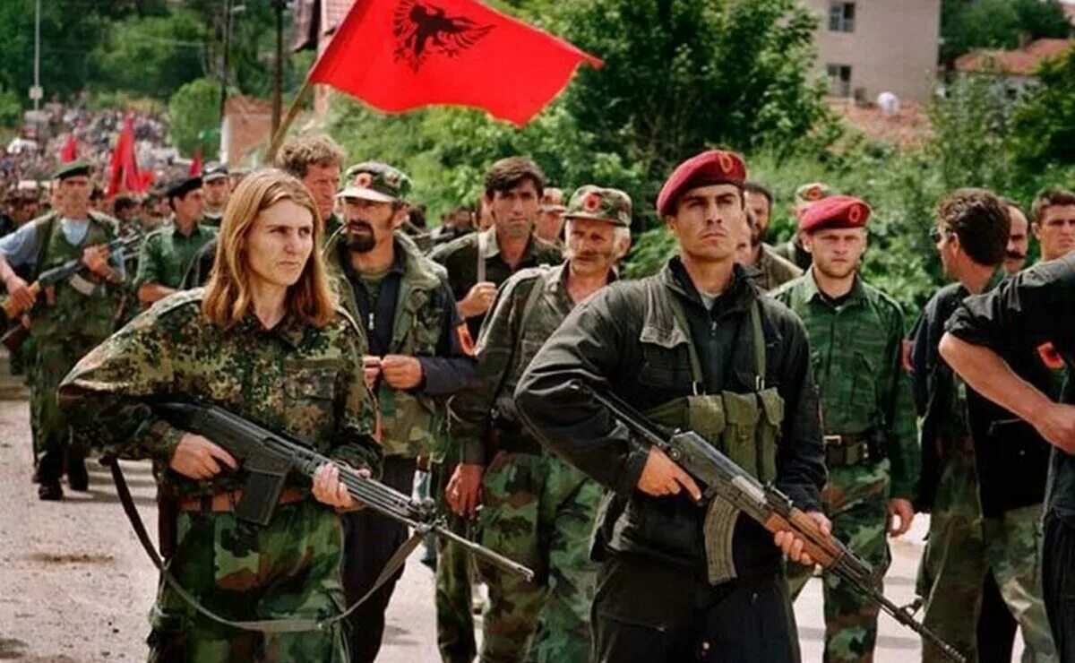 Армия освобождения Косово 1999. Сербская армия в Косово 1999. Албанская армия освобождения Косово. Албанские боевики в Косово 1999.
