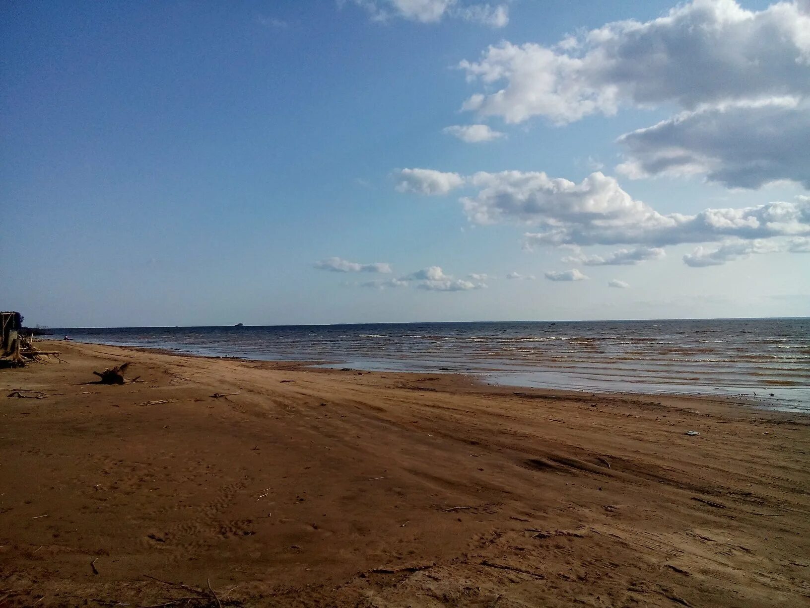 Рыбинские пляжи. Милюшино Рыбинское водохранилище. Деревня Милюшино Рыбинское водохранилище. Милюшино Рыбинское водохранилище пляж. Пляж в Милюшино Рыбинск.