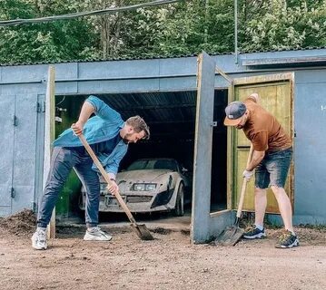 Пацаны в гараже