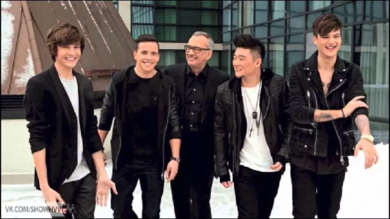 Группа хот корея. Группа н т л. Группа н т л. Группа роллс бенд москва. T корейская группа участники.