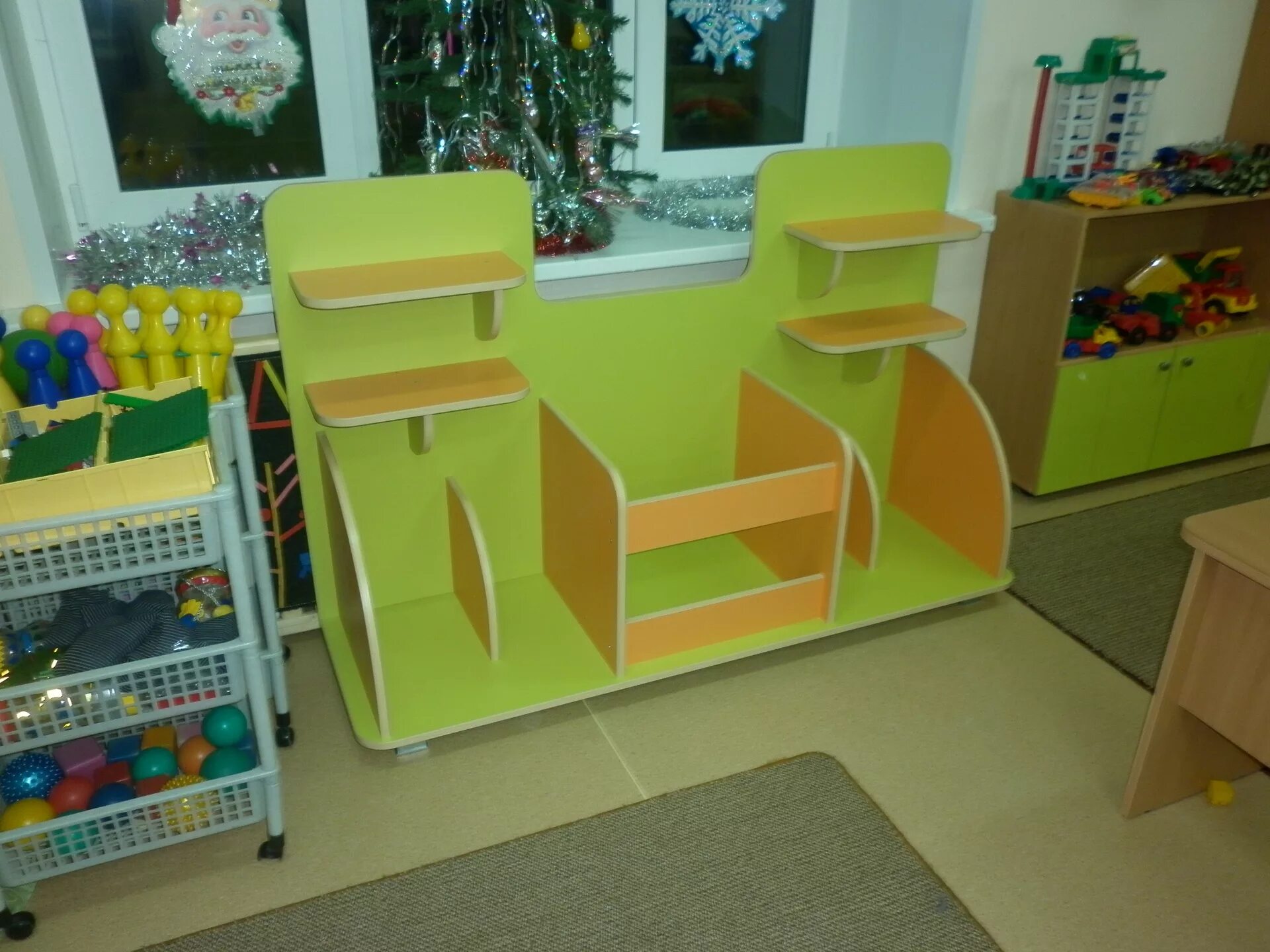 Мебель для детского сада. Мебель для детского садика. Мебель для группы детского сада. Уголки для детского сада мебель.