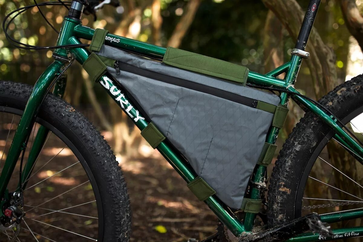 Сумка на велосипед своими руками. Кейдж байкпакинг. cycledesign frame bag. сумка под раму велосипеда. сумка в раму велосипеда большая.