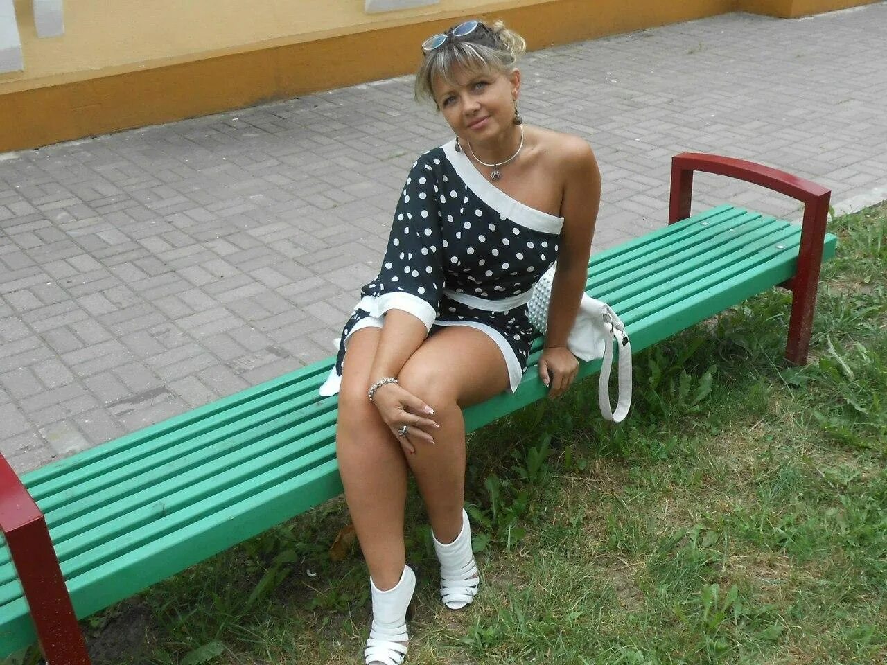 Фото мам из соцсетей. Пожилые дамы из соцсетей. Взрослые женщины из социальных сетей. Взрослые женщины без комплексов. Пожилая женщина социальные сети