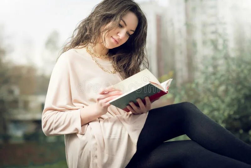 Почему читающие девушки