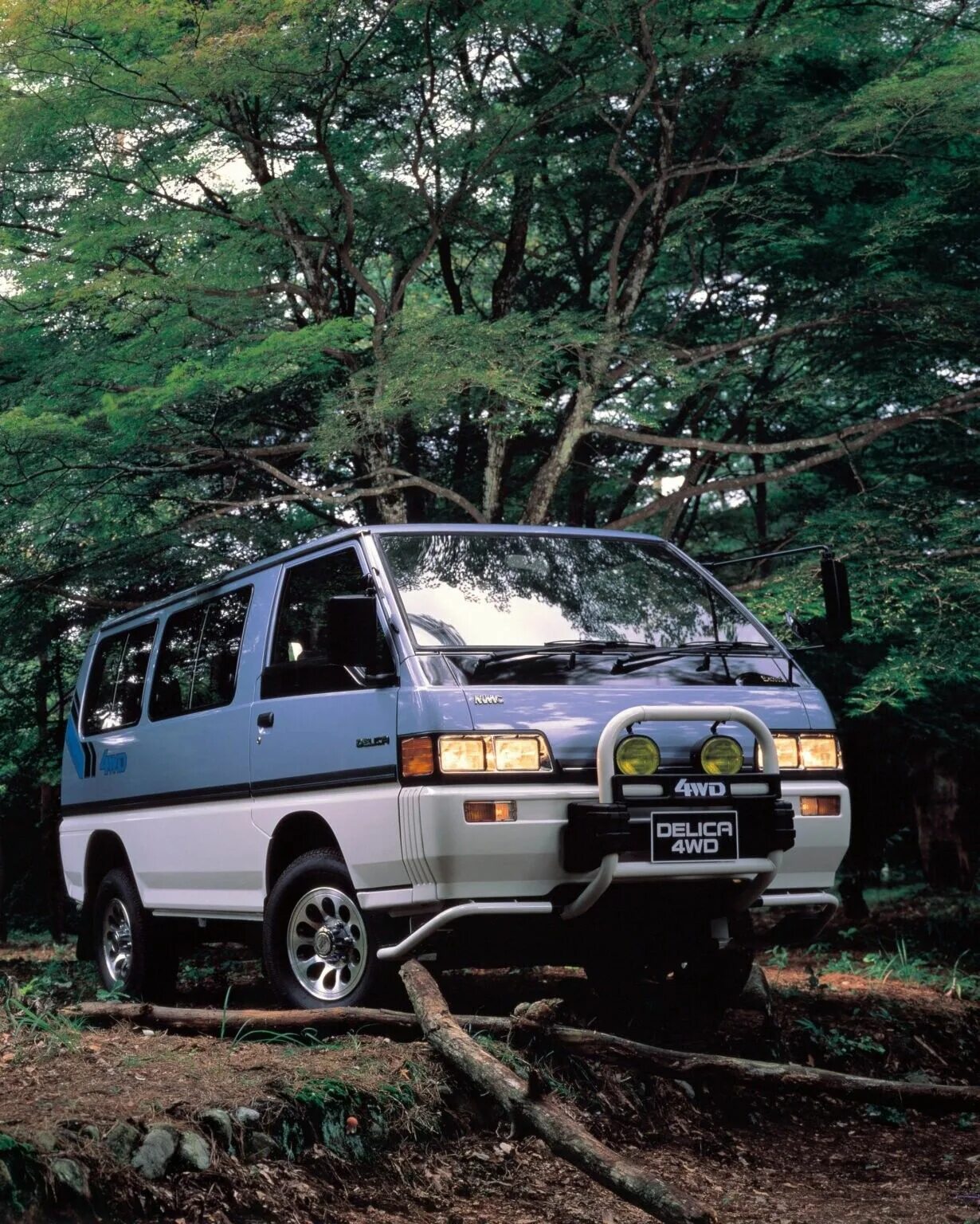 300 4wd. 300 4wd. Мицубиси делика 4. Мицубиси делика л 300. Mitsubishi delica l300 4wd.