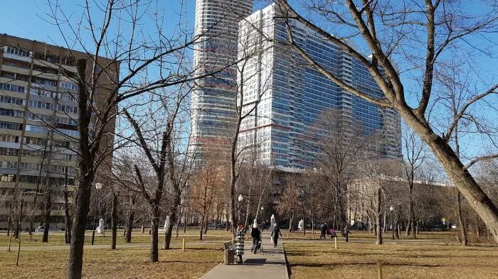 Сквер Бажова в Москве. Бажова 4 Москва. Бажова 8 Москва. Бажова 17 москва