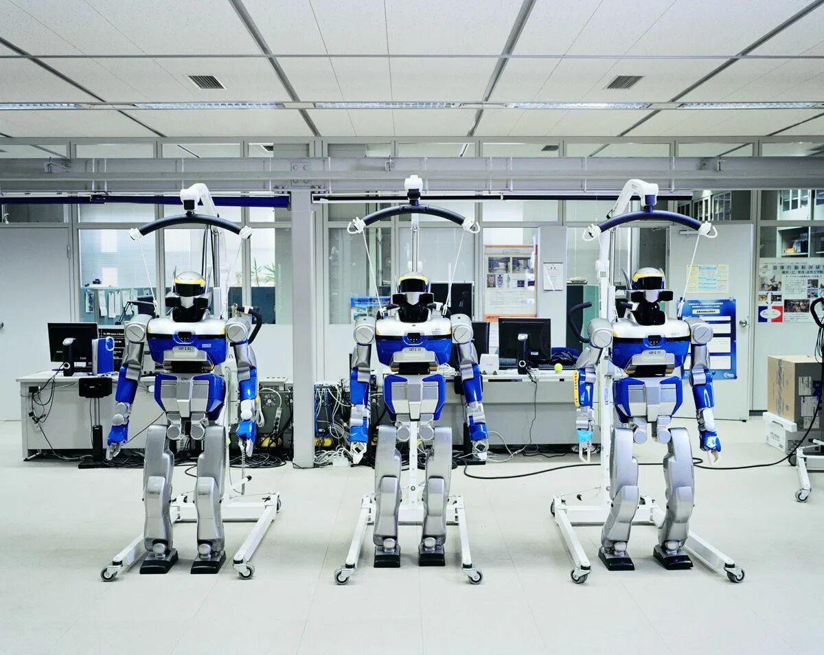 Лаборатория робототехники. Современные роботы. Роботы будущего. Роботизированная лаборатория.