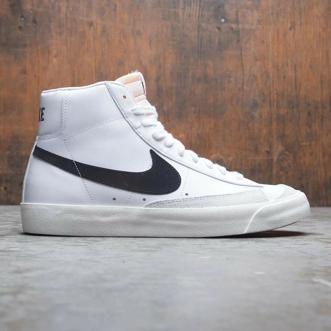 Nike blazer мужские. Nike Blazer Mid 77 Black White. Nike Blazer Mid 77 Vintage. Nike Blazer 77 Black. Nike Blazer Mid 77 Black.