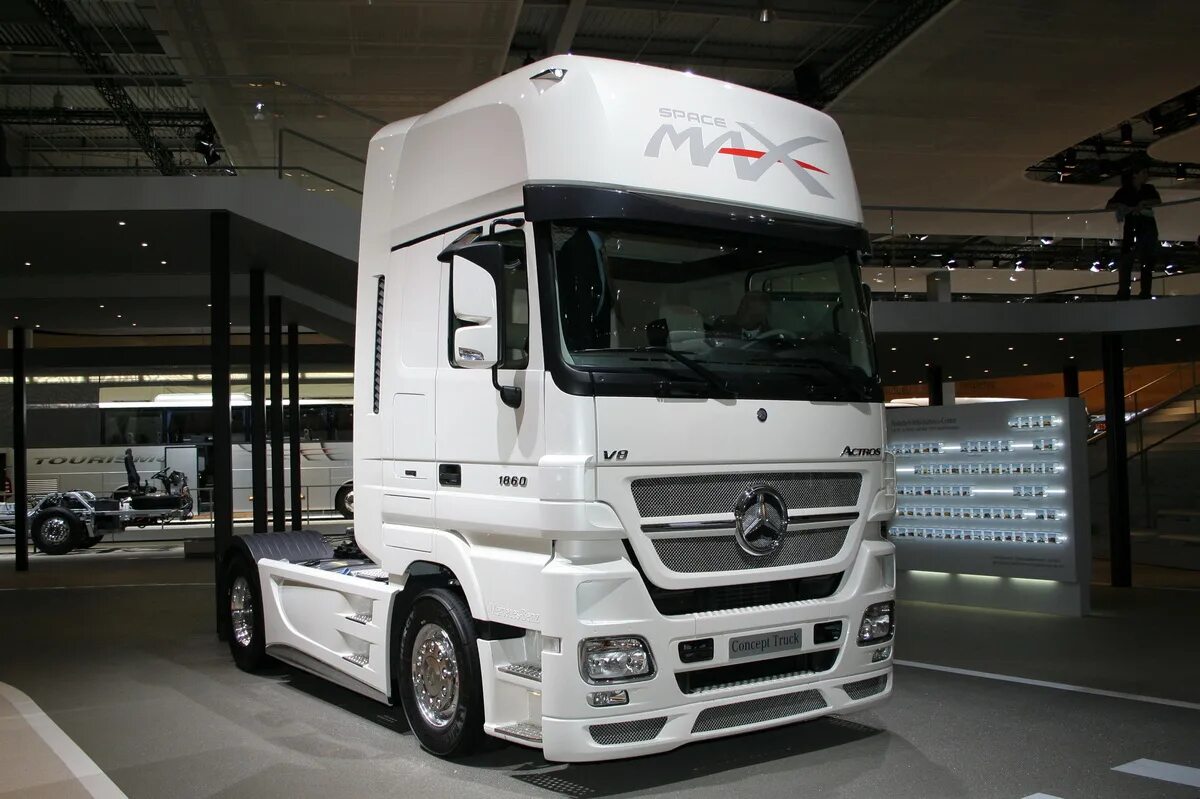 Сборка мерседес актрос. Актрос 184. Mercedes Actros 184. Актрос 3 поколения. Мерседес Актрос поколения.