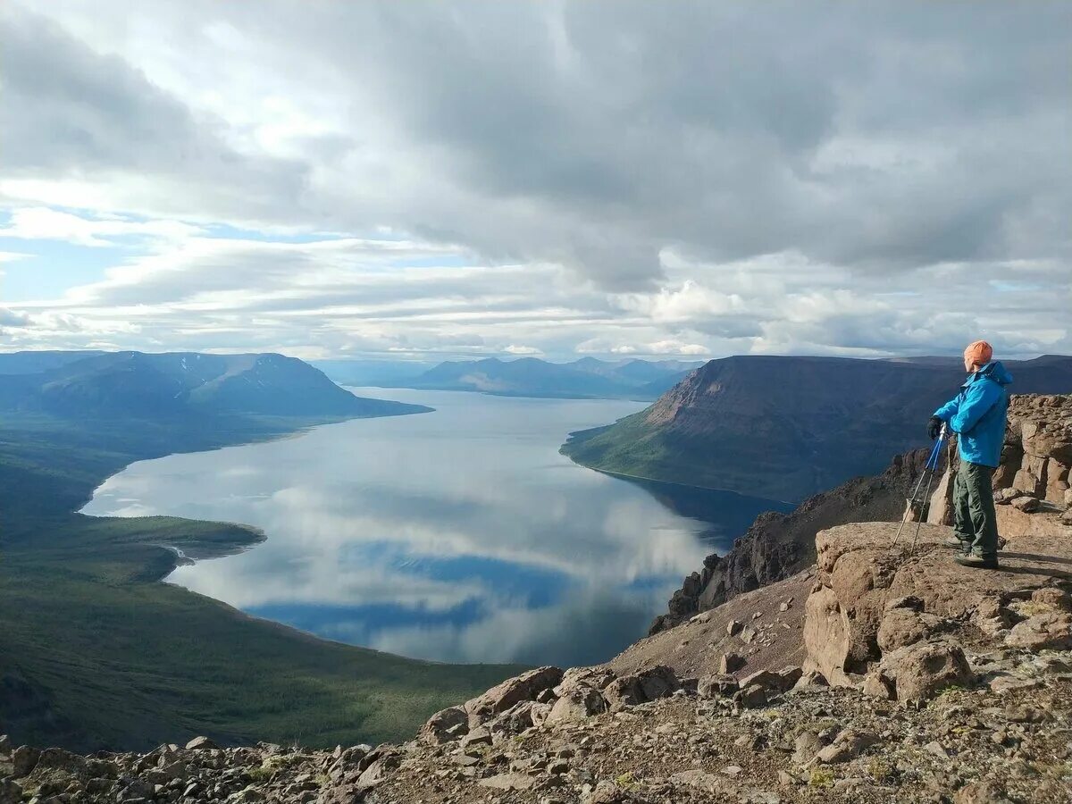 Норильск город талнах. Таймыр плато путорана. Норильская библиотека. Плато путорана. Норильск экскурсии.