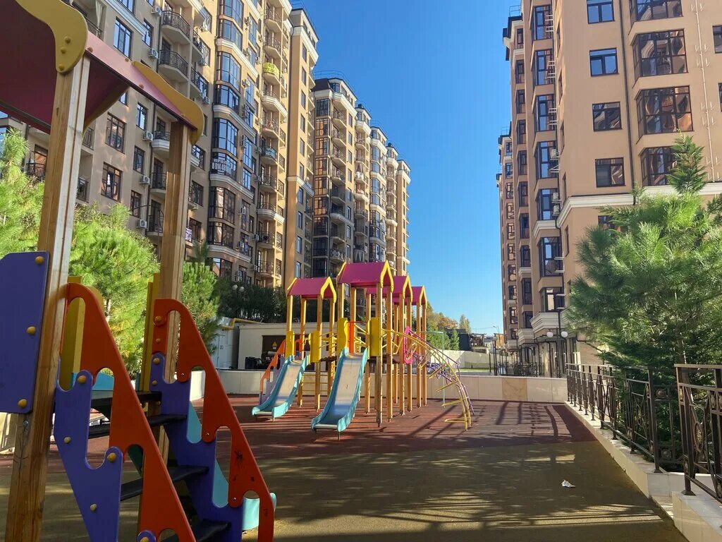 Новая заря сочи донская улица. Донская 108 сочи. новая заря сочи. жк новая заря сочи. сочи улица донская фото.
